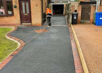 Tarmac Contractors In Altrincham